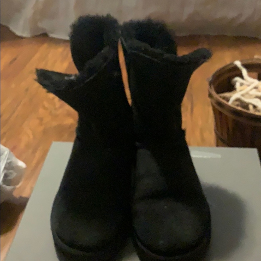 Uggs - image 3